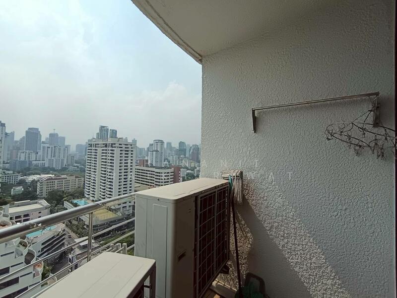 Supalai Place Sukhumvit 39, Bangkok, 175-179 Soi Sukhumvit 39 Sukhumvit Road, Khlong Tan Nua, Watthana, Bangkok, 1 Bedroom, 50 sqm, Condo For Sale, by Thananit Kraikhiriwat, 500016242 - DDproperty.com