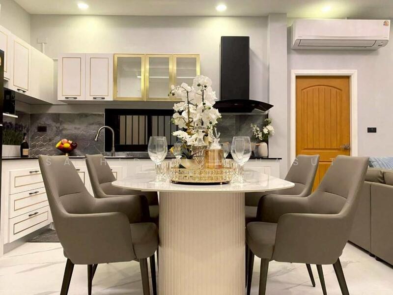 For Sale - Modern Luxury Minimalist Pool Villa, Chon Buri (Pattaya)