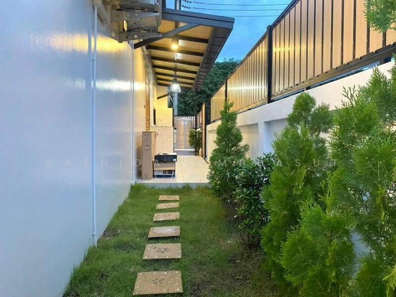 For Sale - Modern Luxury Minimalist Pool Villa, Chon Buri (Pattaya)