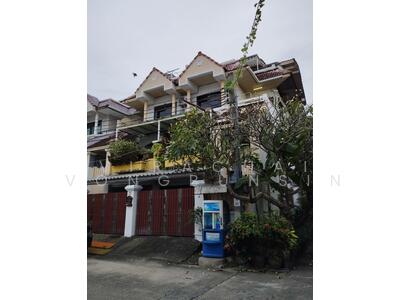 ขาย - ขาย/ให้เช่า Home Office 4 ชั้น 8 นอน 8 น้ำ ติดสุภาพงษ์ 1 ศรีนครินทร์ 42 หมู่บ้านรอยัล นครินทร์วิลล่า, กรุงเทพ