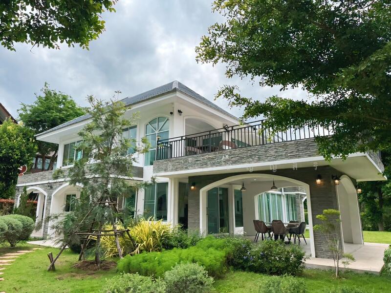 ภาพจากหน้าบ้าน