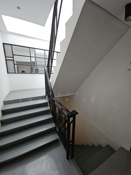 For Sale - เซอร์วิสอพาร์ตเมนต์ 5 ชั้น ติดถนนกาญจนาภิเษก ปากซอยวัดพระเงิน, Nonthaburi