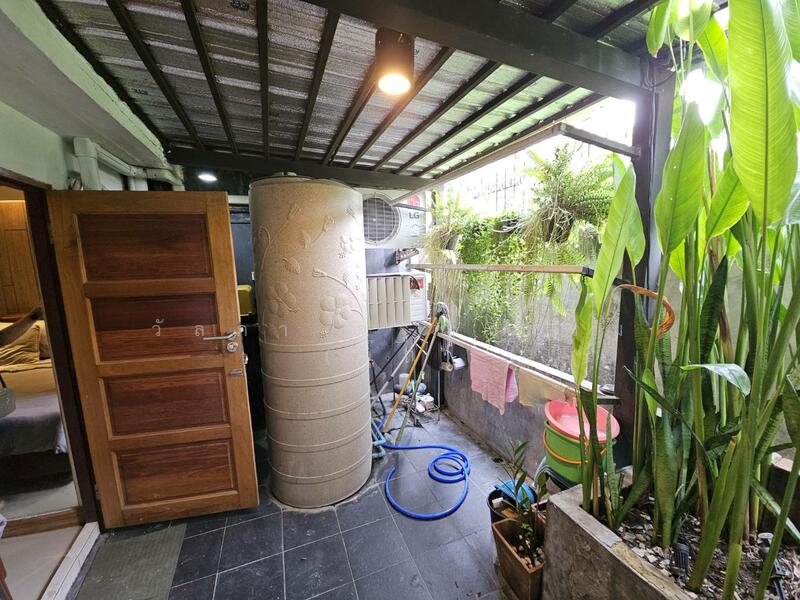 For Sale - เซอร์วิสอพาร์ตเมนต์ 5 ชั้น ติดถนนกาญจนาภิเษก ปากซอยวัดพระเงิน, Nonthaburi