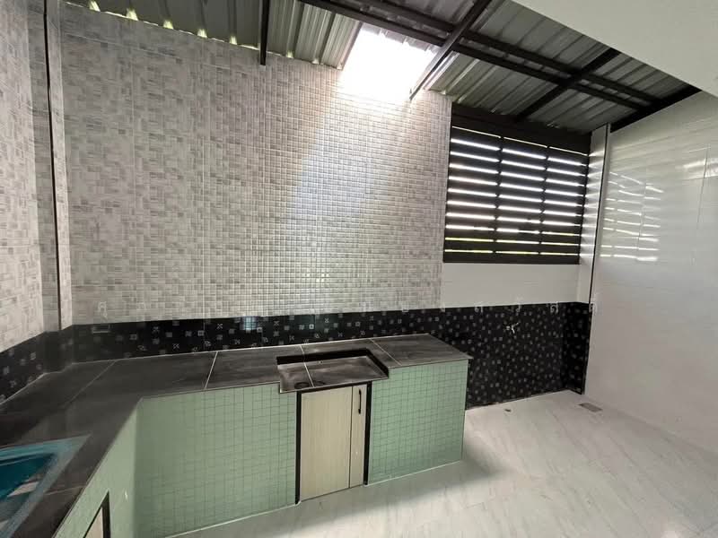 ทาวน์โฮมใหม่ ใกล้หาดใหญ่วิลเลจ ถนนนวลแก้ว, Songkhla, Hat-Yai, Hat Yai, Songkhla, 2 Bedrooms, 75 sqm, Townhouse For Sale, by ศุภกฤต ยืนยงสวัสดิ์, 500017131 - DDproperty.com