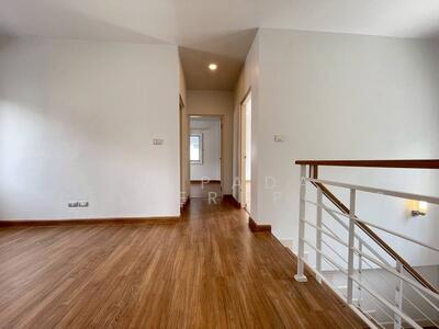 ขาย - The Centro Watcharapol : เดอะ เซนโทร วัชรพล, กรุงเทพ