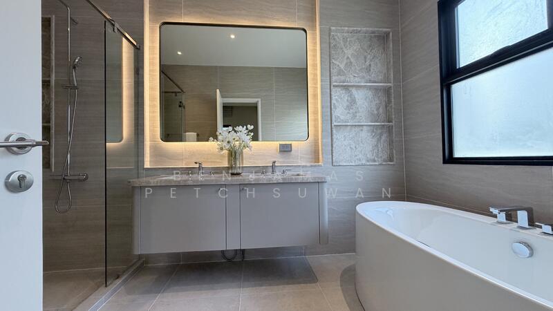 Narinsiri Rama 9-Krungthep Kreetha, Bangkok, Saphan Sung, Saphan Sung, Bangkok, 4 Bedrooms, 330 sqm, Single Detached House For Rent, by Benjamas Petchsuwan, 500017872 - DDproperty.com
