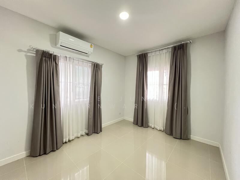 For Sale - 4 Bedrooms Single Detached House เฉลิมพระเกียรติ, That Na Weng, Muang Sakon Nakhon, Sakon Nakhon