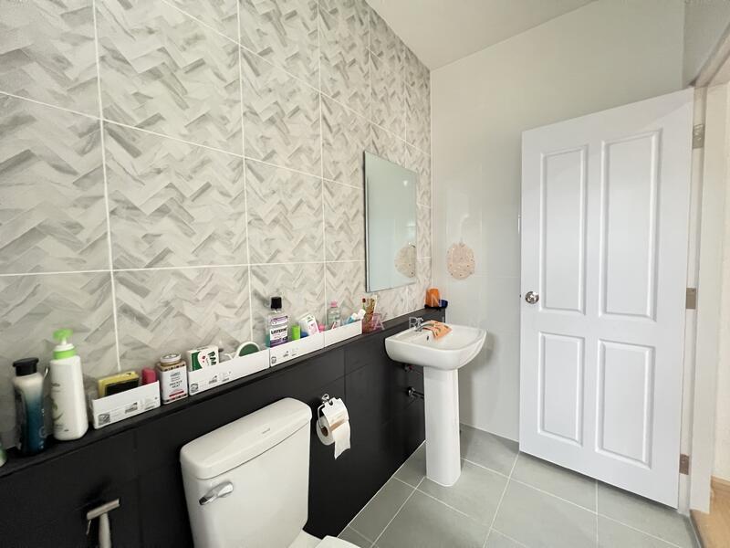 For Sale - 4 Bedrooms Single Detached House เฉลิมพระเกียรติ, That Na Weng, Muang Sakon Nakhon, Sakon Nakhon