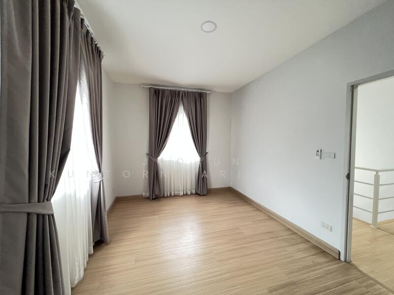 For Sale - 4 Bedrooms Single Detached House เฉลิมพระเกียรติ, That Na Weng, Muang Sakon Nakhon, Sakon Nakhon