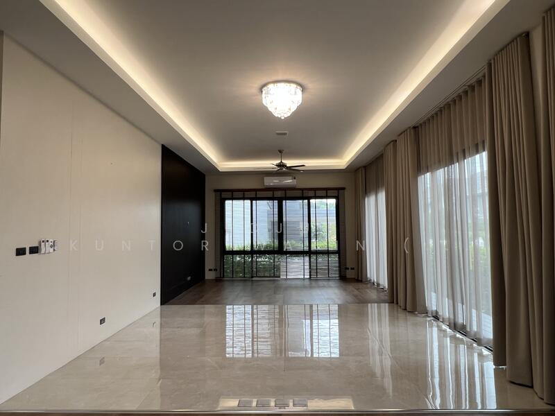 For Sale - 4 Bedrooms Single Detached House เฉลิมพระเกียรติ, That Na Weng, Muang Sakon Nakhon, Sakon Nakhon