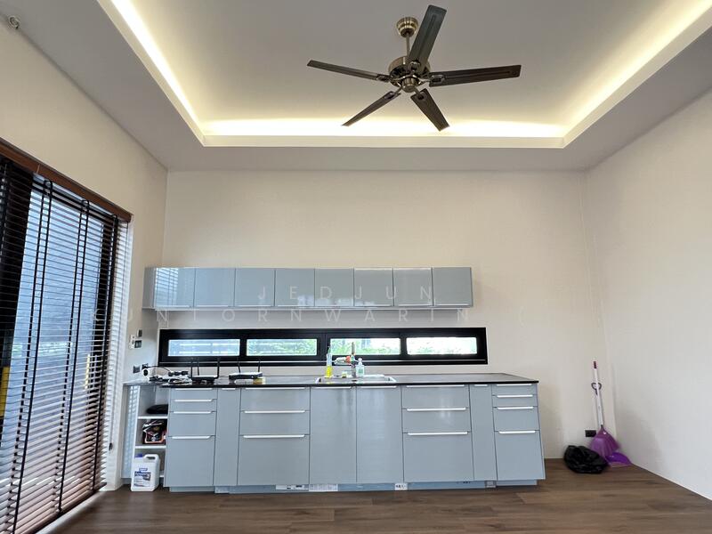For Sale - 4 Bedrooms Single Detached House เฉลิมพระเกียรติ, That Na Weng, Muang Sakon Nakhon, Sakon Nakhon