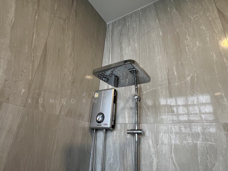 For Sale - 4 Bedrooms Single Detached House เฉลิมพระเกียรติ, That Na Weng, Muang Sakon Nakhon, Sakon Nakhon