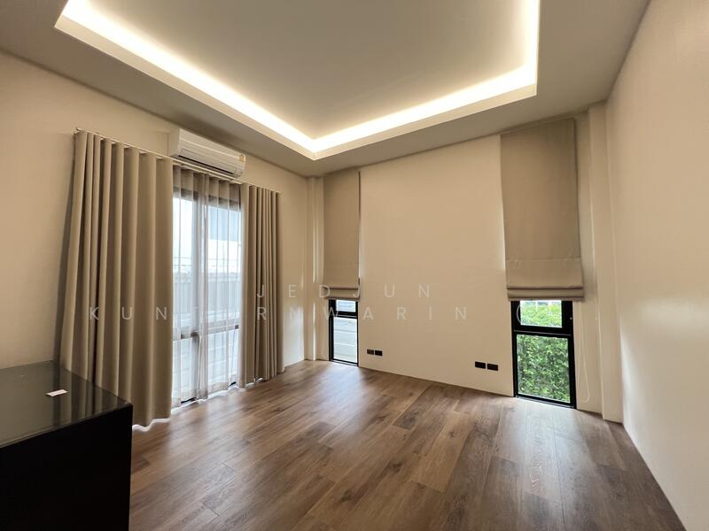 For Sale - 4 Bedrooms Single Detached House เฉลิมพระเกียรติ, That Na Weng, Muang Sakon Nakhon, Sakon Nakhon