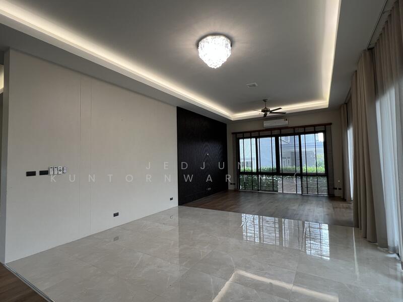 For Sale - 4 Bedrooms Single Detached House เฉลิมพระเกียรติ, That Na Weng, Muang Sakon Nakhon, Sakon Nakhon