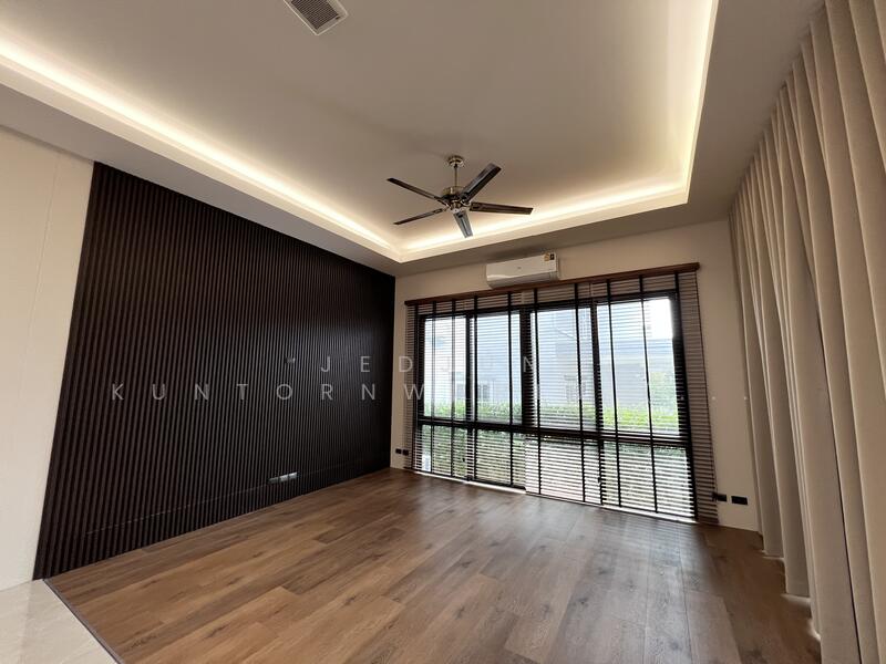 ขาย - 4 Bedrooms บ้านเดี่ยว เฉลิมพระเกียรติ, ธาตุนาเวง, เมืองสกลนคร, สกลนคร