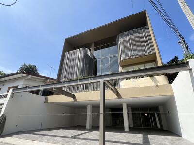 ขาย - บ้านหรู โฮมออฟฟิส รัชดา 32, กรุงเทพ