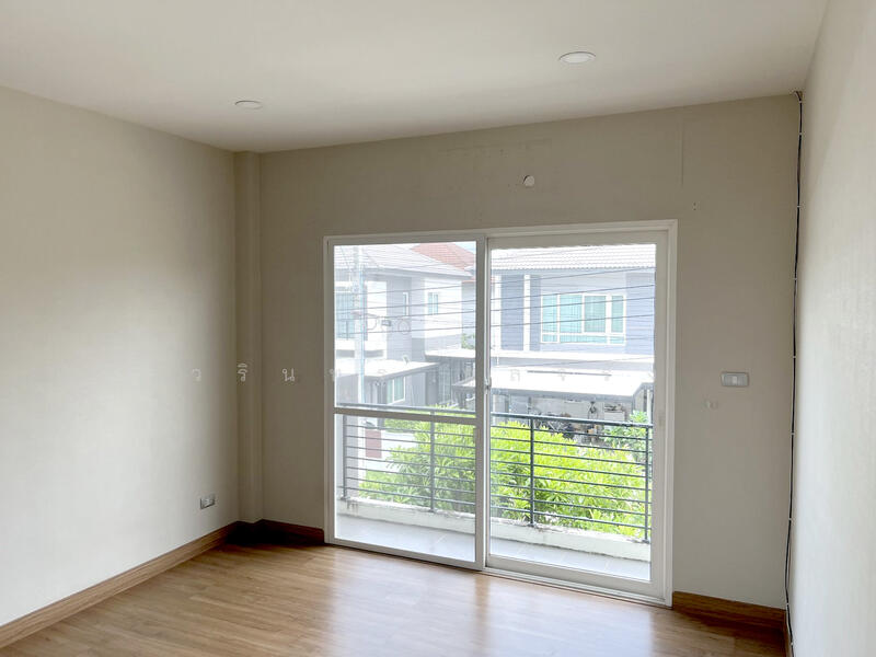 เซนโทร พระราม 9-มอเตอร์เวย์ บ้านเดี่ยว คุณภาพ จาก AP ราคาดี! ริมถนน, Bangkok, Khlong Song Ton Nun, Lat Krabang, Bangkok, 4 Bedrooms, 175 sqm, Single Detached House For Sale, by วรินทร กูลจีรัง, 500018415 - DDproperty.com