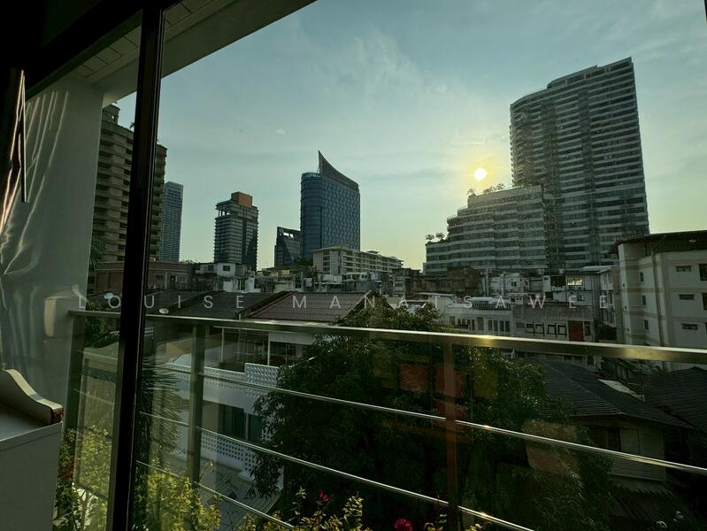 Single House on Sukhumvit 55, Bangkok, Bangkok, สุขุมวิท, Khlong Tan Nua, Watthana, Bangkok, 4 Bedrooms, 600 sqm, Single Detached House For Rent, by Louise Manatsawee, 500018738 - DDproperty.com