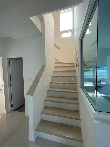 ให้เช่า - Sivalee Srinakarin-Romklao : สีวลี ศรีนครินทร์-ร่มเกล้า, กรุงเทพ