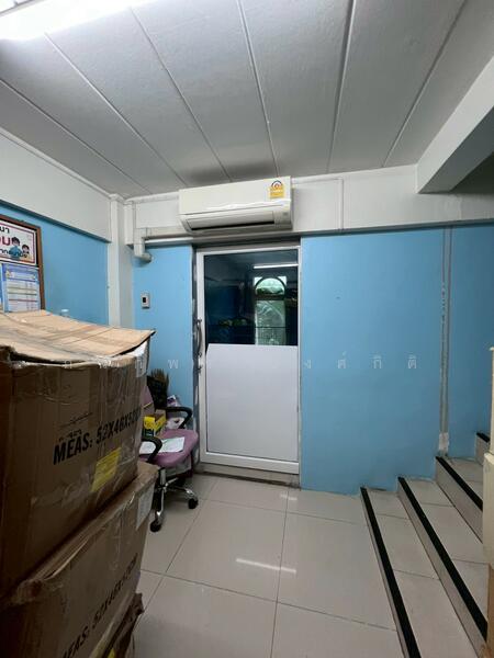 ชั้น 2 (ชั้นลอย)