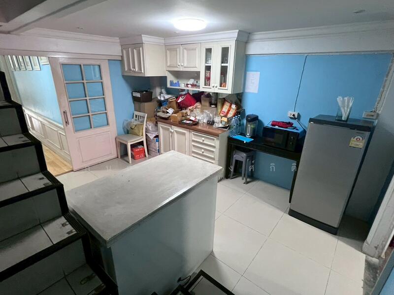 ห้องโถงทางชั้นชั้น 2 (ชั้นลอย)