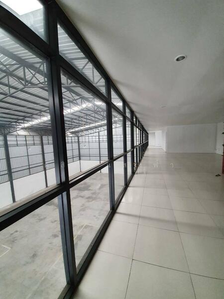 ให้เช่า - ให้เช่าโกดังพร้อมสำนักงาน ติดทางด่วนรามอินทรา, กรุงเทพ