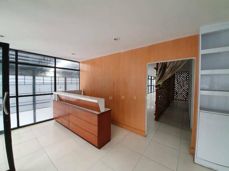 ให้เช่า - ให้เช่าโกดังพร้อมสำนักงาน ติดทางด่วนรามอินทรา, กรุงเทพ