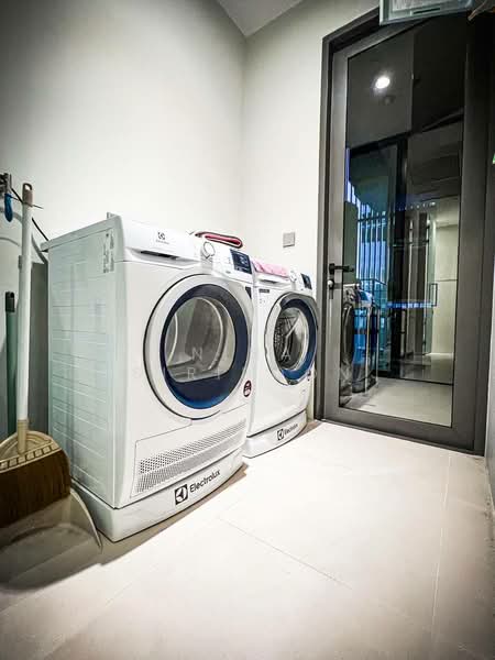 Vittorio 39, Bangkok, 8 Sukhumvit, Khlong Tan Nua, Watthana, Bangkok, 2 Bedrooms, 100 sqm, Condo For Rent, by NINA SIRIBOON, 500019183 - DDproperty.com