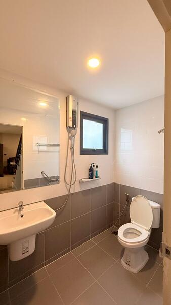 For Rent - Centro Wongwaen-Chatuchot, Bangkok