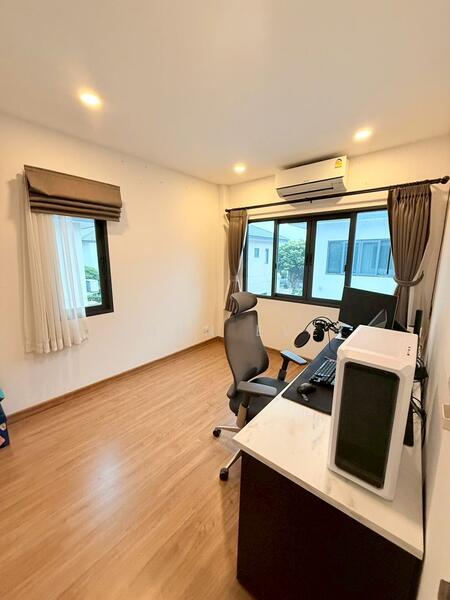 ให้เช่า - Centro Wongwaen-Chatuchot (เซนโทร วงแหวน-จตุโชติ), กรุงเทพ