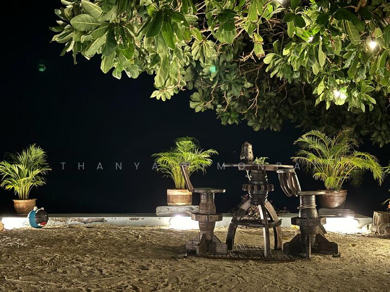 For Sale - Ultimate Beachfront Bliss 3 Bedrooms House in Chaloklum, Surat Thani