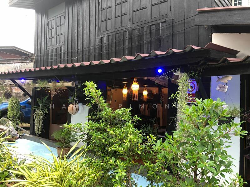 For Sale - Ultimate Beachfront Bliss 3 Bedrooms House in Chaloklum, Surat Thani