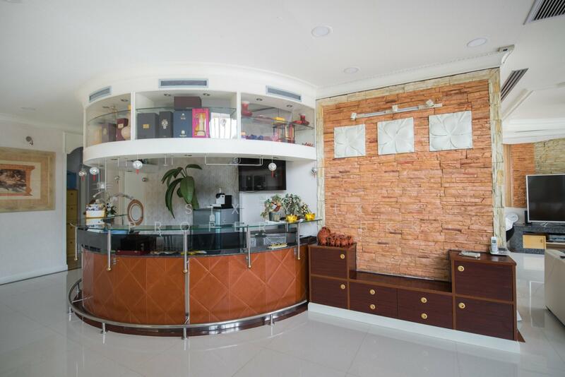 For Sale - House for Sale on Rama 9 Road, Bangkok