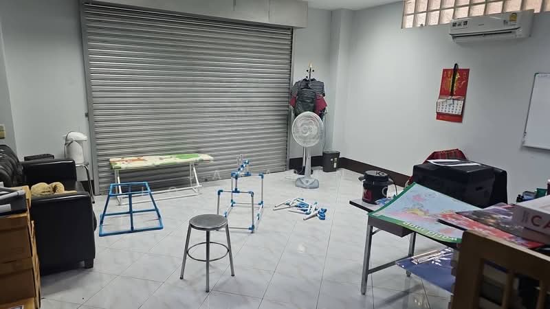 ให้เช่าโรงงาน พระราม2 ถนนบางปลา ท่าทราย สมุทรสาคร 2145 ตรม, สมุทรสาคร, ถนนบางปลา, ท่าทราย, เมืองสมุทรสาคร, สมุทรสาคร, 2,300 ตร.ม., โกดัง-โรงงาน ให้เช่า, โดย Jakarin Houpramong, 500019919 - DDproperty.com