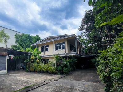 ขาย - ขายที่ดินพร้อมบ้าน 196 ตรว. ซอย ปรีดี พนมยงค์ 37, กรุงเทพ