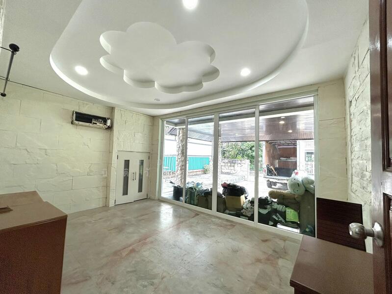 For Rent - ให้เช่าบ้าน เกษตร-นวมินทร์ ถนนนวลจันทร์ ตกแต่งใหม่ ทำเลดี เนื้อที่ 90ตรว. 4ห้องนอน 3ห้องน้ำ, Bangkok