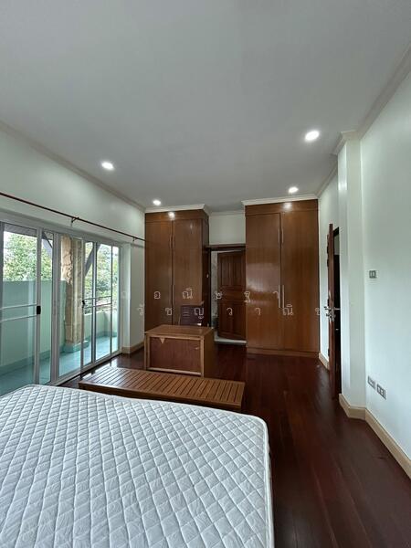 For Rent - ให้เช่าบ้าน เกษตร-นวมินทร์ ถนนนวลจันทร์ ตกแต่งใหม่ ทำเลดี เนื้อที่ 90ตรว. 4ห้องนอน 3ห้องน้ำ, Bangkok