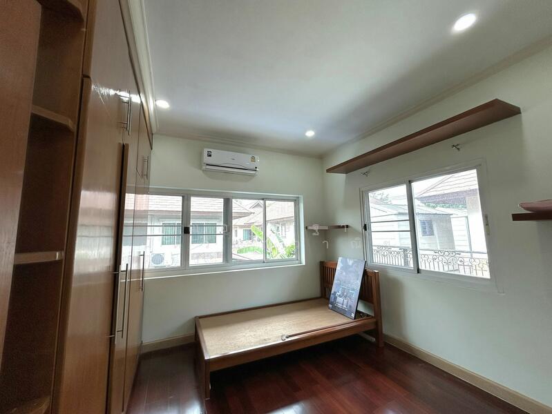 For Rent - ให้เช่าบ้าน เกษตร-นวมินทร์ ถนนนวลจันทร์ ตกแต่งใหม่ ทำเลดี เนื้อที่ 90ตรว. 4ห้องนอน 3ห้องน้ำ, Bangkok