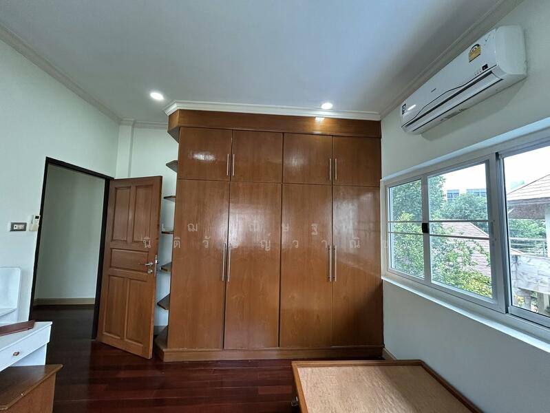 For Rent - ให้เช่าบ้าน เกษตร-นวมินทร์ ถนนนวลจันทร์ ตกแต่งใหม่ ทำเลดี เนื้อที่ 90ตรว. 4ห้องนอน 3ห้องน้ำ, Bangkok