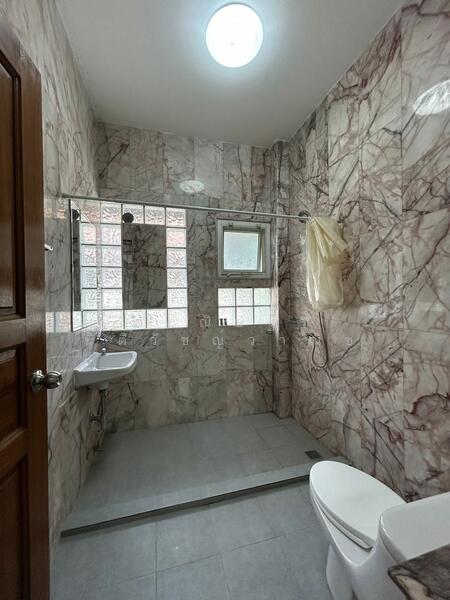 ให้เช่า - ให้เช่าบ้าน เกษตร-นวมินทร์ ถนนนวลจันทร์ ตกแต่งใหม่ ทำเลดี เนื้อที่ 90ตรว. 4ห้องนอน 3ห้องน้ำ, กรุงเทพ