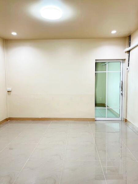 ขาย - หมู่บ้านสินพัฒนา สวนใหญ่, นนทบุรี