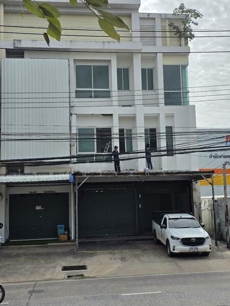 For Rent - ปล่อยเช่าอาคาร 2 คูหา ใกล้สถาบันศึกษา–ใกล้เซ็นทรัลนครราชสีมา สัญญาเริ่มต้น 1 ปี หรือเช่าระยะยาวได้, Nakhon Ratchasima