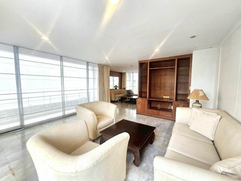 ขาย - 4-Br Townhouse near BTS Ari, กรุงเทพ