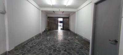 ขาย - ขายอาคารพาณิชย์ 3ชั้น เนื้อที่ 16 ตารางวา ลาดพร้าว กรุงเทพฯ, กรุงเทพ