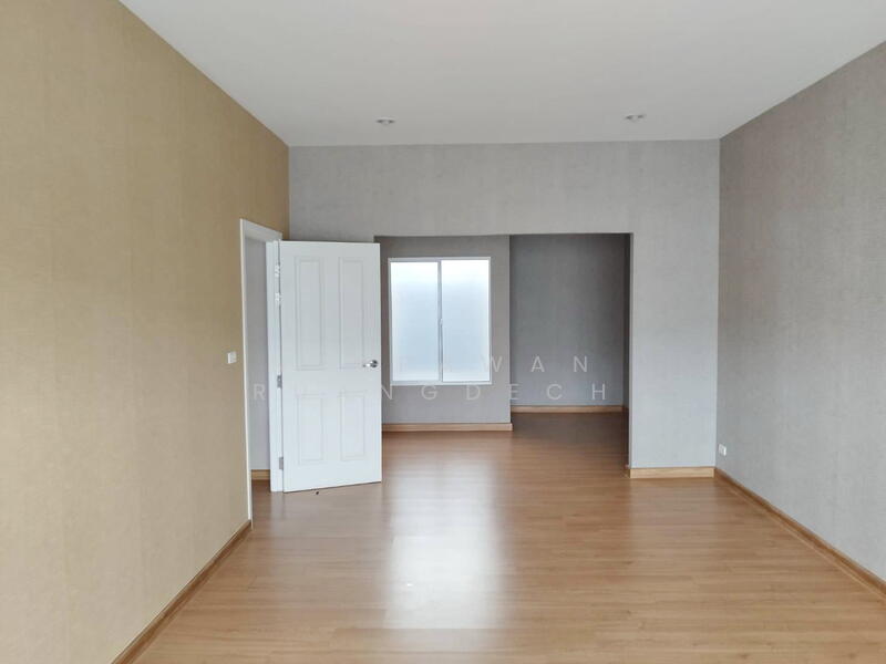 ให้เช่า - ให้เช่า ทาวน์โฮม 3 ชั้น ถนนแจ้งวัฒนะ ใกล้เมืองทองธานี และทางด่วน, นนทบุรี