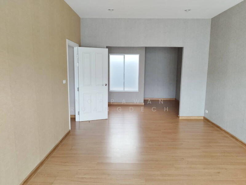 ให้เช่า - ให้เช่า ทาวน์โฮม 3 ชั้น ถนนแจ้งวัฒนะ ใกล้เมืองทองธานี และทางด่วน, นนทบุรี