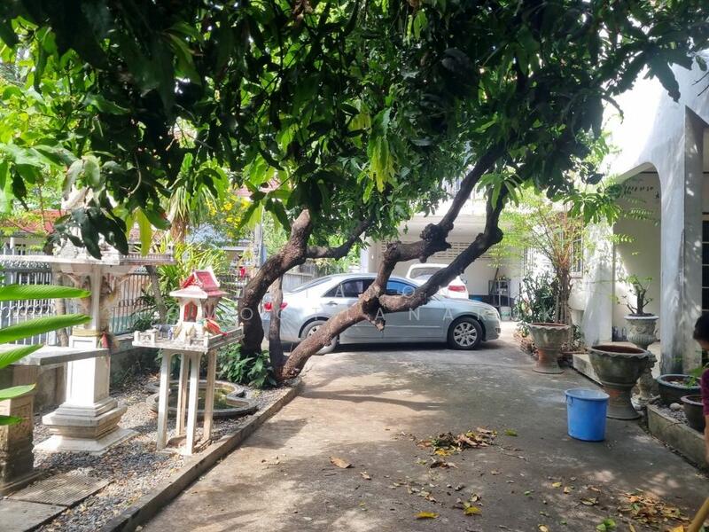 ขายบ้านเดี่ยวหลังมุม 2 ชั้น ขนาด 111 ตรว. ติดถนนพหลโยธิน ขายตามสภาพ แขวงอนุสาวรีย์ กรุงเทพฯ, Bangkok, พหลโยธิน, Anusaowari, Bang Khen, Bangkok, 3 Bedrooms, 444 sqm, Single Detached House For Sale, by Jutanon Komoottanaruk, 500023141 - DDproperty.com