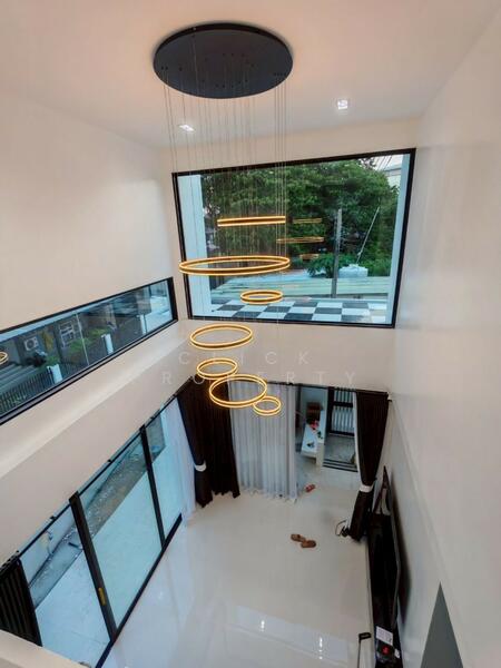 ให้เช่า - บ้านเดี่ยว 3 ชั้น ใจกลางทาวน์อินทาวทาวน์, กรุงเทพ