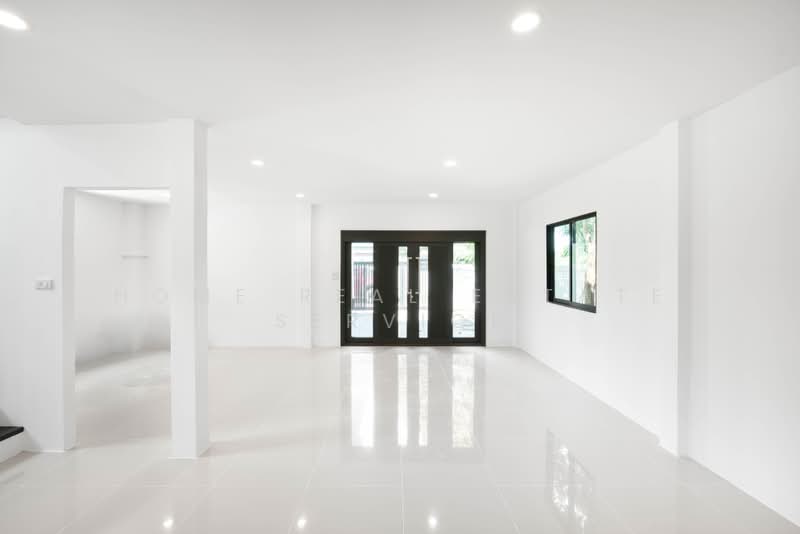 Bang na villa, Bangkok, Bang Na, Bangkok, 3 Bedrooms, 375 sqm, Single Detached House For Sale, by HOME Real Estate Service, 500023402 - DDproperty.com