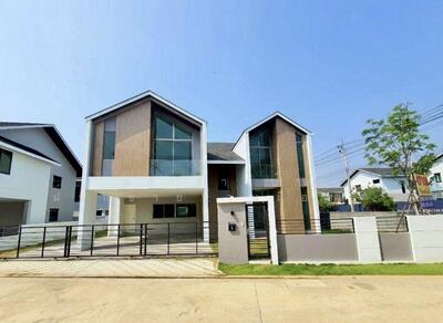 ขาย - ขายเนอวาน่า เอเลเม้น บางนา บ้านเดี่ยวหลังใหญ่ไม่เคยอยู่ Nirvana Bangna ติดคอมมูนิตี้มอลล์, กรุงเทพ